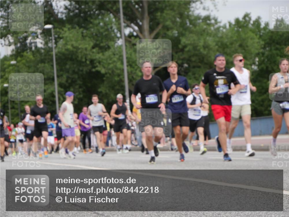 29.06.2025 - hella hamburg halbmarathon Luisa Fischer http://msf.ph/oto/8442218 29.06.2025 10:23:41 Kennedybrücke 16159, 1154, 1471, 2053, 2064, 2834, 3842, 4869, 7131, 8025, 8738, 9873, 10039, 10041, 10613, 10647, 10754 meine-sportfotos.de