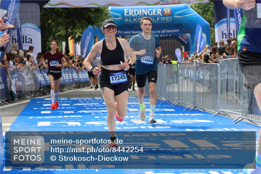 29.06.2025 - hella hamburg halbmarathon Strokosch-Dieckow http://msf.ph/oto/8442254 29.06.2025 10:40:22 Ziel 5803, 6649, 8370, 8966, 10978, 14699, 14924, 15247, 17245, 17916 meine-sportfotos.de