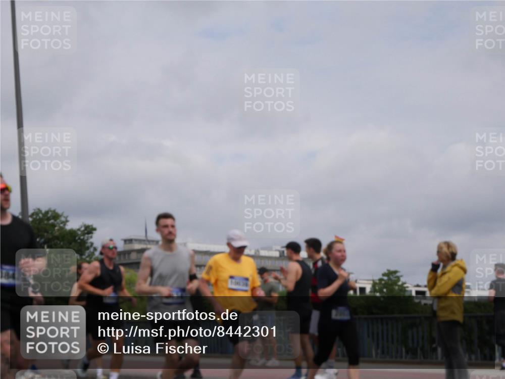 29.06.2025 - hella hamburg halbmarathon Luisa Fischer http://msf.ph/oto/8442301 29.06.2025 10:23:47 Kennedybrücke 18421, 1011, 2053, 2834, 3842, 4154, 4166, 4288, 4754, 4869, 5181, 6608, 6844, 6951, 8025, 8940, 9005, 9011, 9236, 10039, 10613, 10647 meine-sportfotos.de