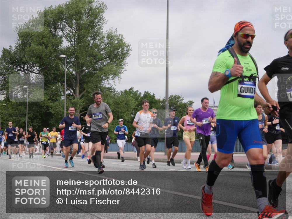 29.06.2025 - hella hamburg halbmarathon Luisa Fischer http://msf.ph/oto/8442316 29.06.2025 10:23:50 Kennedybrücke 9005, 16135, 6951, 1695, 1415, 5181, 9011, 011, 9, 18423, 14, 97, 1011, 2053, 2834, 3842, 4154, 4166, 4288, 4754, 4869, 5181, 5811, 5812, 6608, 6844, 6951, 8940, 9005, 9011, 9236, 10039 meine-sportfotos.de