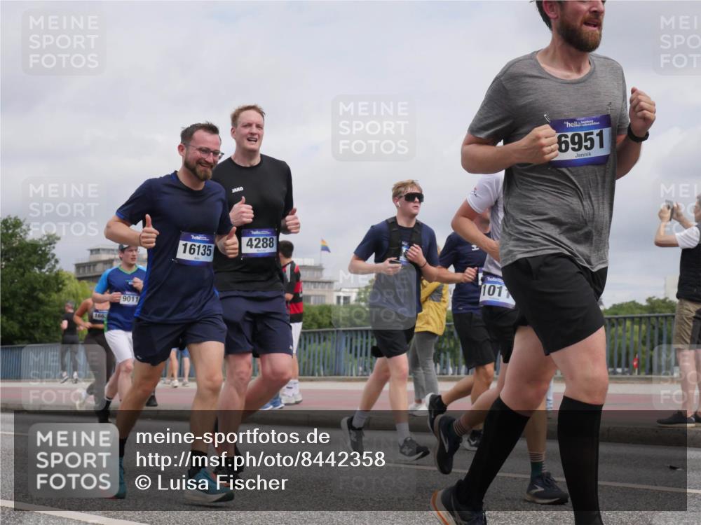 29.06.2025 - hella hamburg halbmarathon Luisa Fischer http://msf.ph/oto/8442358 29.06.2025 10:23:53 Kennedybrücke 1663, 9011, 16135, 4288, 1011, 6951, 1011, 2101, 4154, 4166, 4288, 4754, 4869, 5181, 5811, 5812, 6608, 6844, 6951, 8113, 8146, 8940, 9005, 9011, 9236, 9981 meine-sportfotos.de
