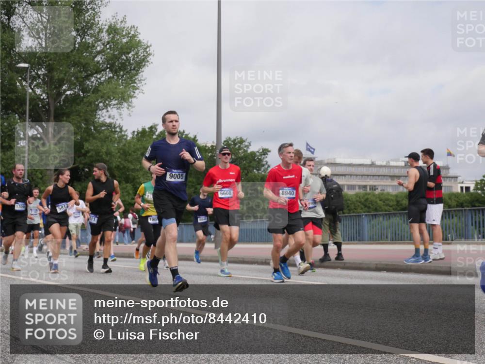 29.06.2025 - hella hamburg halbmarathon Luisa Fischer http://msf.ph/oto/8442410 29.06.2025 10:23:55 Kennedybrücke 17099, 5812, 190, 9005, 6608, 8940, 1011, 2101, 4154, 4166, 4288, 4754, 5181, 5811, 5812, 6608, 6844, 6951, 8113, 8146, 8940, 9005, 9011, 9236, 9981, 10585 meine-sportfotos.de