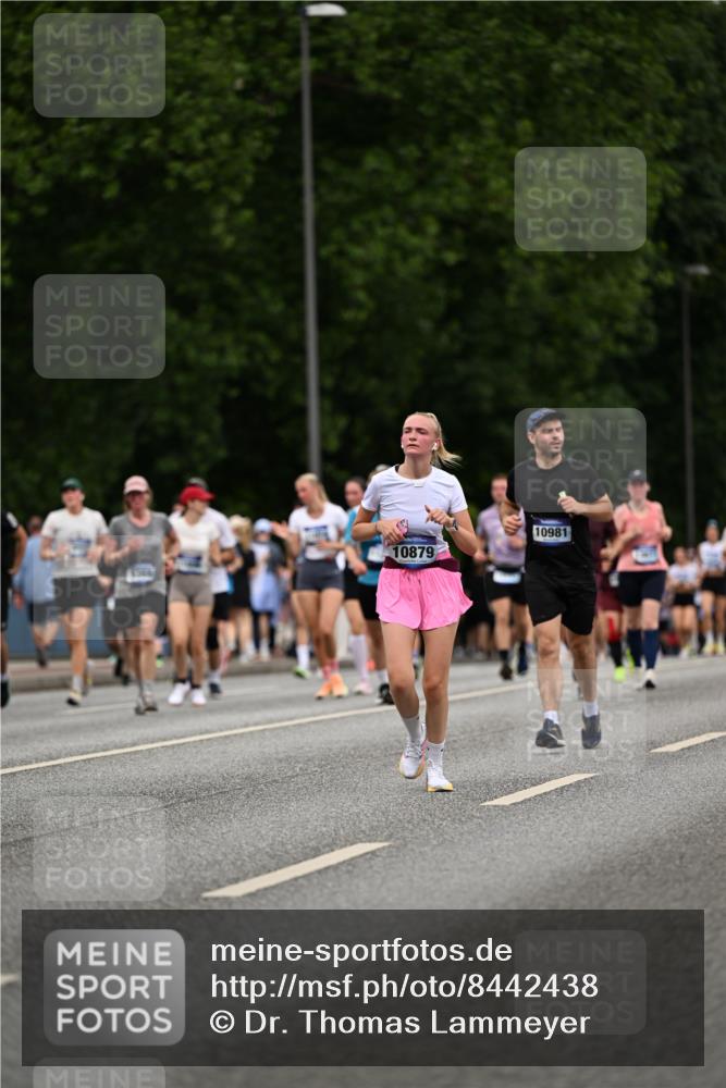 29.06.2025 - hella hamburg halbmarathon Dr. Thomas Lammeyer http://msf.ph/oto/8442438 29.06.2025 10:57:22 Kennedybrücke 2420, 2983, 2988, 3227, 4595, 6135, 6604, 7032, 7511, 7690, 7735, 7871, 9340, 9368, 10080, 10417, 10568, 10879, 10981 meine-sportfotos.de