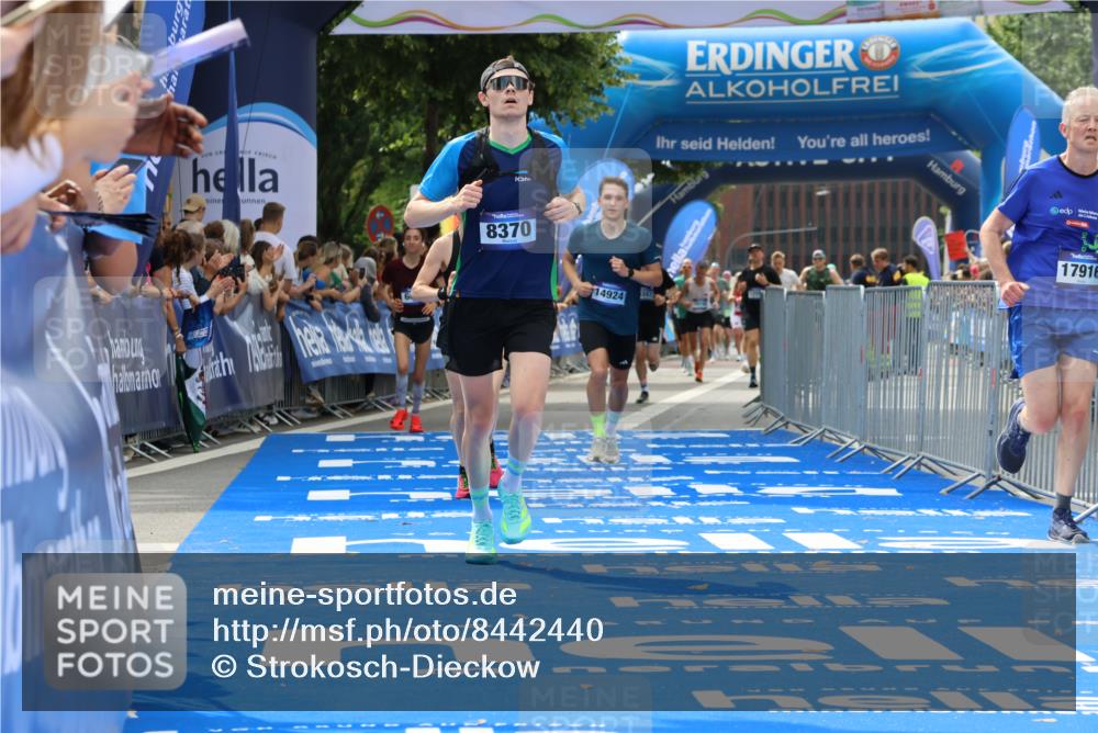 29.06.2025 - hella hamburg halbmarathon Strokosch-Dieckow http://msf.ph/oto/8442440 29.06.2025 10:40:20 Ziel 5410, 5803, 6649, 8370, 8465, 12704, 14699, 14924, 15247, 17245, 17916, 18614 meine-sportfotos.de