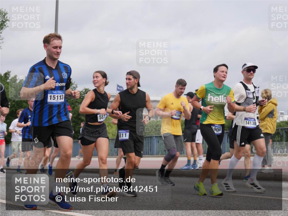 29.06.2025 - hella hamburg halbmarathon Luisa Fischer http://msf.ph/oto/8442451 29.06.2025 10:23:58 Kennedybrücke 15113, 5812, 811, 4344, 90, 14138, 2101, 2923, 3161, 3781, 5811, 5812, 6608, 6844, 8113, 8146, 8724, 8940, 9005, 9011, 9236, 9981, 10350, 10585 meine-sportfotos.de