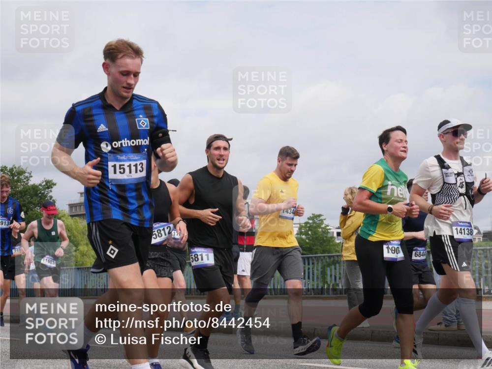 29.06.2025 - hella hamburg halbmarathon Luisa Fischer http://msf.ph/oto/8442454 29.06.2025 10:23:58 Kennedybrücke 913, 210, 11603, 15113, 5812, 178, 5811, 1434, 190, 6844, 14138, 2101, 2923, 3161, 3781, 5811, 5812, 6608, 6844, 8113, 8146, 8724, 8940, 9005, 9011, 9236, 9981, 10350, 10585 meine-sportfotos.de