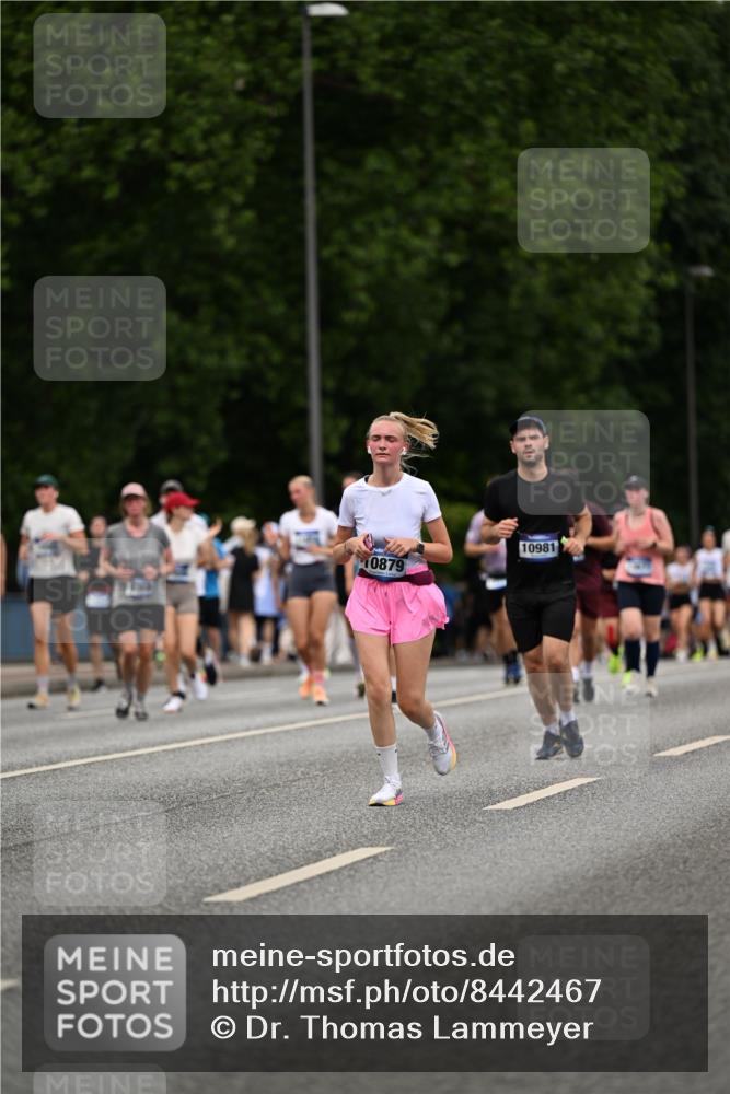29.06.2025 - hella hamburg halbmarathon Dr. Thomas Lammeyer http://msf.ph/oto/8442467 29.06.2025 10:57:23 Kennedybrücke 2420, 2983, 2988, 3227, 4595, 6135, 6604, 7032, 7039, 7511, 7690, 7735, 7871, 9340, 9368, 10080, 10417, 10490, 10568, 10879, 10981 meine-sportfotos.de