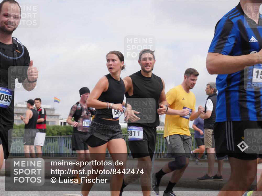29.06.2025 - hella hamburg halbmarathon Luisa Fischer http://msf.ph/oto/8442474 29.06.2025 10:23:59 Kennedybrücke 095, 1783, 5812, 5811, 15, 2101, 2923, 3161, 3781, 5811, 5812, 6608, 6844, 8113, 8146, 8724, 8940, 9005, 9236, 9981, 10350, 10585 meine-sportfotos.de