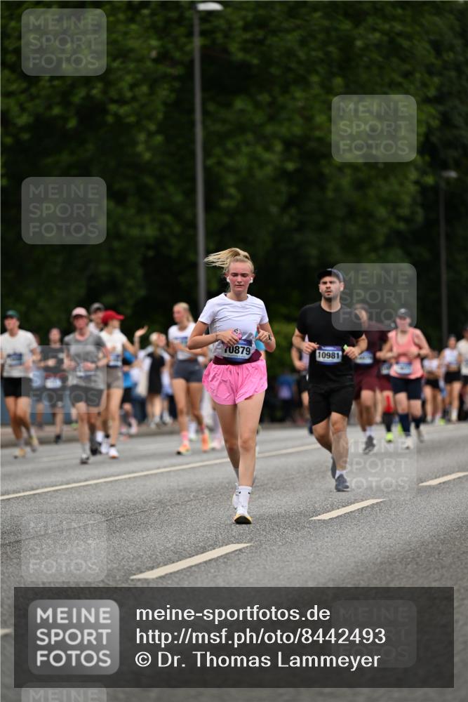 29.06.2025 - hella hamburg halbmarathon Dr. Thomas Lammeyer http://msf.ph/oto/8442493 29.06.2025 10:57:23 Kennedybrücke 2420, 2983, 2988, 3227, 4595, 6135, 6604, 7032, 7039, 7511, 7690, 7735, 7871, 9340, 9368, 10080, 10417, 10490, 10568, 10879, 10981 meine-sportfotos.de
