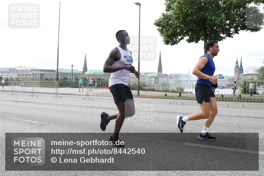 29.06.2025 - hella hamburg halbmarathon Lena Gebhardt http://msf.ph/oto/8442540 29.06.2025 10:29:35 Lombardsbrücke 16659, 1063, 1230, 1661, 1694, 2302, 2688, 2699, 3179, 3311, 3524, 4349, 4373, 4395, 4580, 5350, 6285, 6345, 6725, 7449, 7517, 7832, 8048, 8388, 8812, 9095, 9714, 9937, 10198, 10322, 10641, 10808, 10996, 11249, 11269, 11376, 11444, 11634, 11792, 11803, 11989, 12086, 12216, 12227, 12404, 12958, 13090, 13382, 13810, 14644, 15266, 15952, 15955, 16306, 16659, 16662, 16673, 16676, 17496, 17945, 18298, 18299, 18385, 18414 meine-sportfotos.de