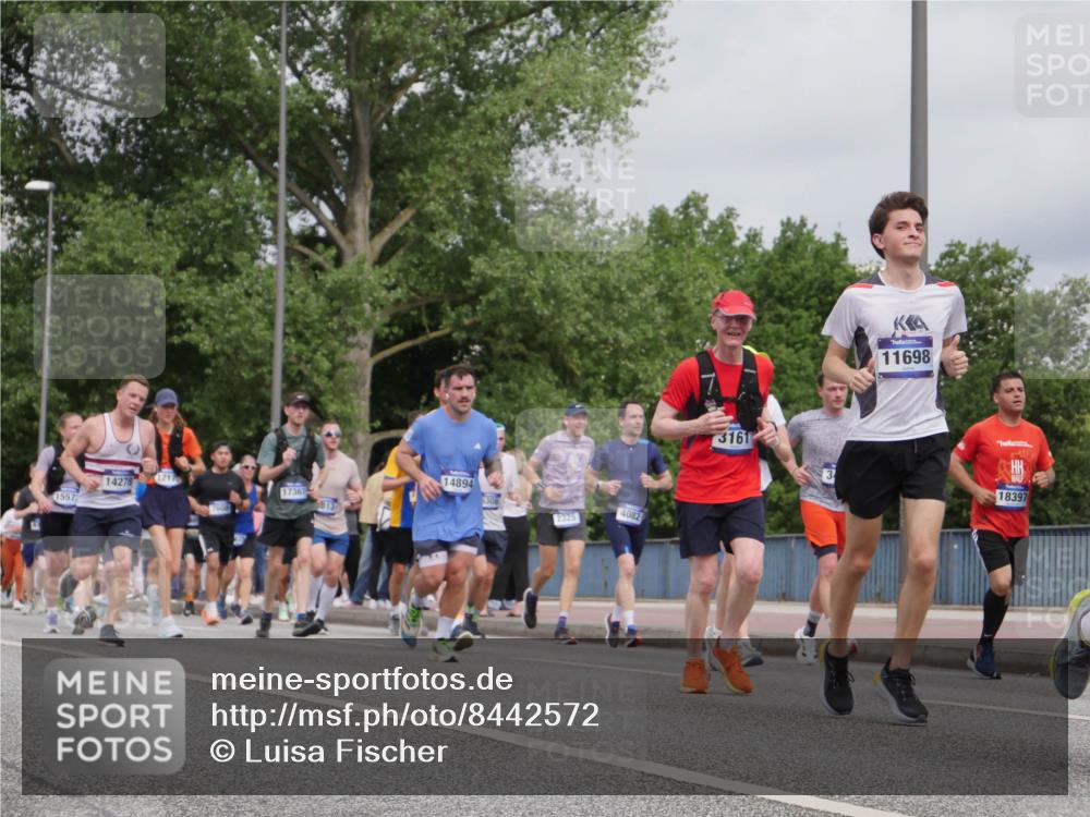 29.06.2025 - hella hamburg halbmarathon Luisa Fischer http://msf.ph/oto/8442572 29.06.2025 10:24:06 Kennedybrücke 14278, 17367, 1557, 9813, 14894, 5308, 4082, 2325, 3161, 11698, 18397, 2325, 2923, 2986, 3161, 3247, 3781, 3813, 4082, 5625, 6275, 6308, 7608, 8724, 9501, 10350, 10585, 10602 meine-sportfotos.de