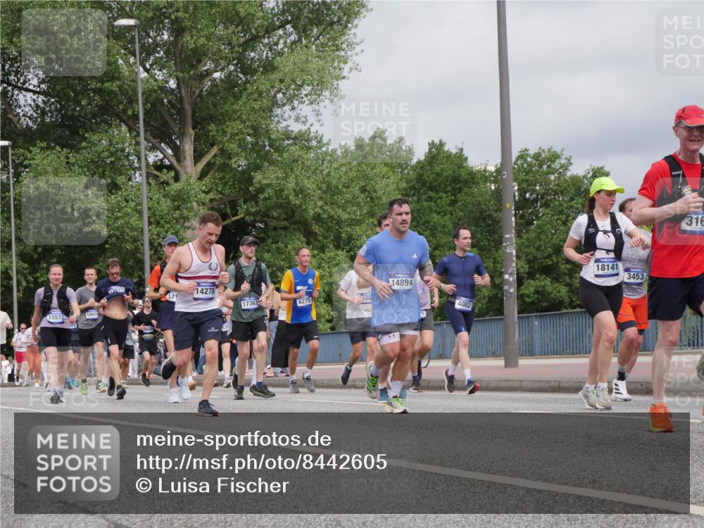 29.06.2025 - hella hamburg halbmarathon Luisa Fischer http://msf.ph/oto/8442605 29.06.2025 10:24:08 Kennedybrücke 15572, 10602, 4615, 121, 14278, 14894, 17367, 6275, 630, 4082, 18141, 3453, 316, 1266, 2325, 2383, 2923, 2986, 3161, 3247, 3781, 3813, 4082, 4350, 5625, 6275, 6308, 7608, 8724, 9501, 10350, 10602 meine-sportfotos.de