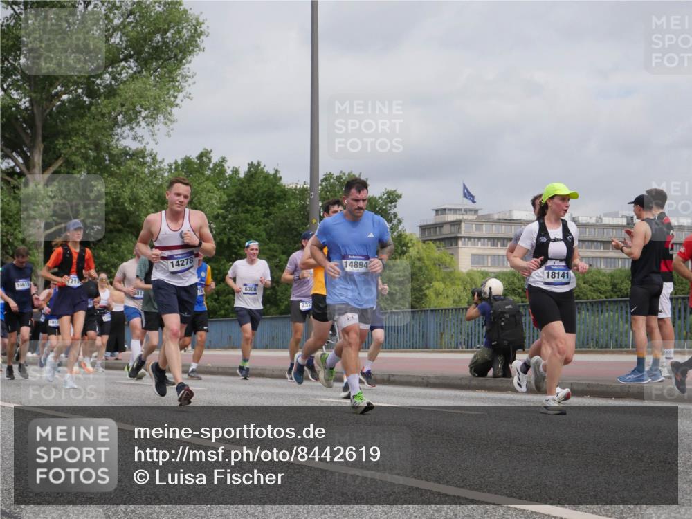 29.06.2025 - hella hamburg halbmarathon Luisa Fischer http://msf.ph/oto/8442619 29.06.2025 10:24:08 Kennedybrücke 14615, 217, 81, 1912, 14278, 6308, 232, 14894, 23, 18141, 1266, 2325, 2383, 2923, 2986, 3161, 3247, 3781, 3813, 4082, 4350, 5625, 6275, 6308, 7608, 8724, 9501, 10350, 10602 meine-sportfotos.de