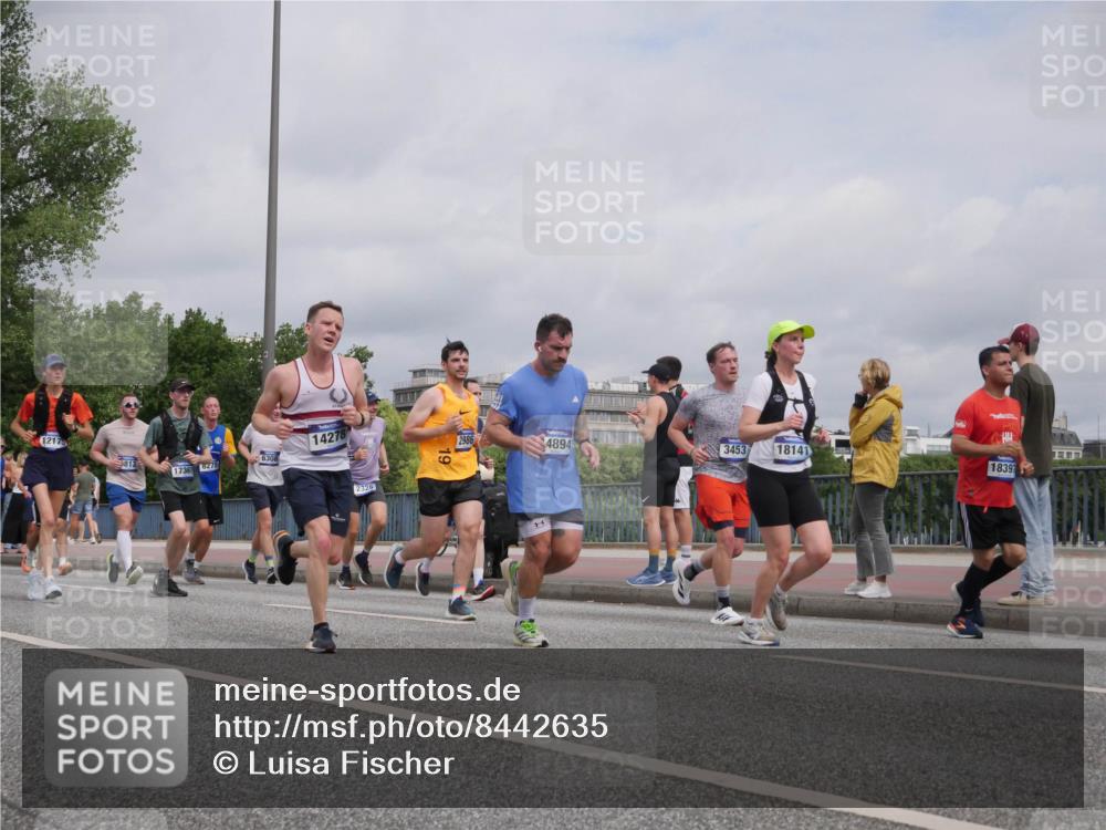 29.06.2025 - hella hamburg halbmarathon Luisa Fischer http://msf.ph/oto/8442635 29.06.2025 10:24:09 Kennedybrücke 12175, 813, 6275, 17361, 6308, 14278, 2325, 19, 2986, 4894, 3453, 18141, 18397, 14, 1266, 2325, 2383, 2923, 2986, 3161, 3247, 3434, 3781, 3813, 4082, 4350, 5625, 6275, 6308, 7608, 8724, 9501, 10350, 10602 meine-sportfotos.de