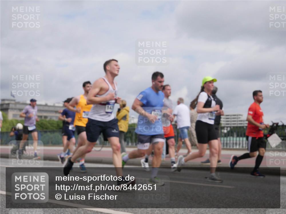 29.06.2025 - hella hamburg halbmarathon Luisa Fischer http://msf.ph/oto/8442651 29.06.2025 10:24:10 Kennedybrücke 143, 1266, 2325, 2383, 2986, 3161, 3247, 3434, 3781, 3813, 4082, 4350, 5625, 6275, 6308, 7608, 8724, 9501, 10350, 10602 meine-sportfotos.de