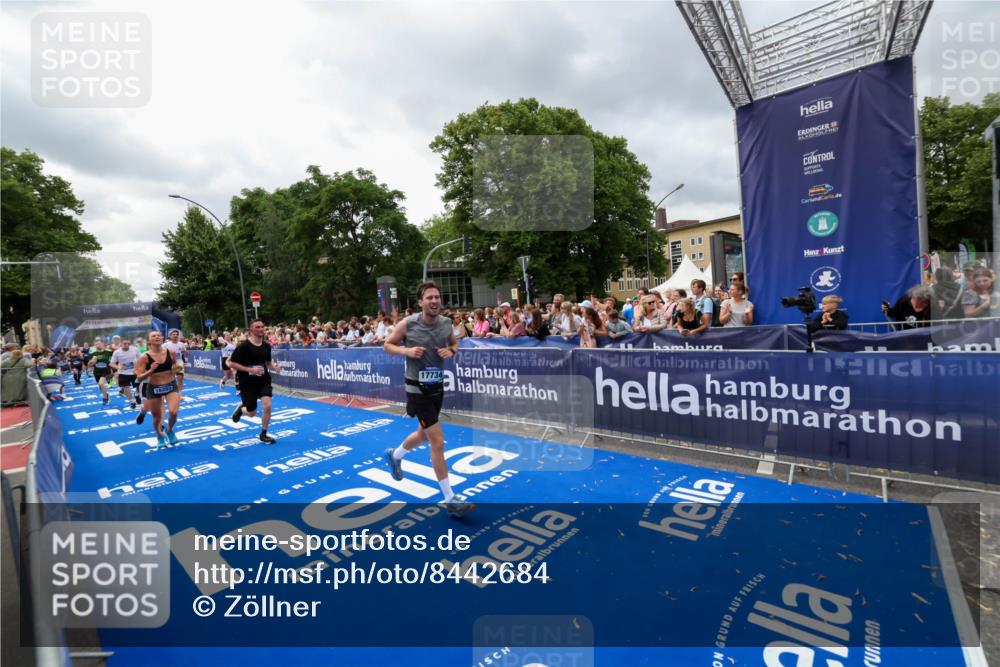 29.06.2025 - hella hamburg halbmarathon Zöllner http://msf.ph/oto/8442684 29.06.2025 10:56:35 Ziel 1583, 2083, 3413, 5721, 5744, 6399, 8542, 8652, 9562, 10093, 12509, 13863, 15407, 16257, 16261, 17268, 17734, 18746, 18835, 19120 meine-sportfotos.de