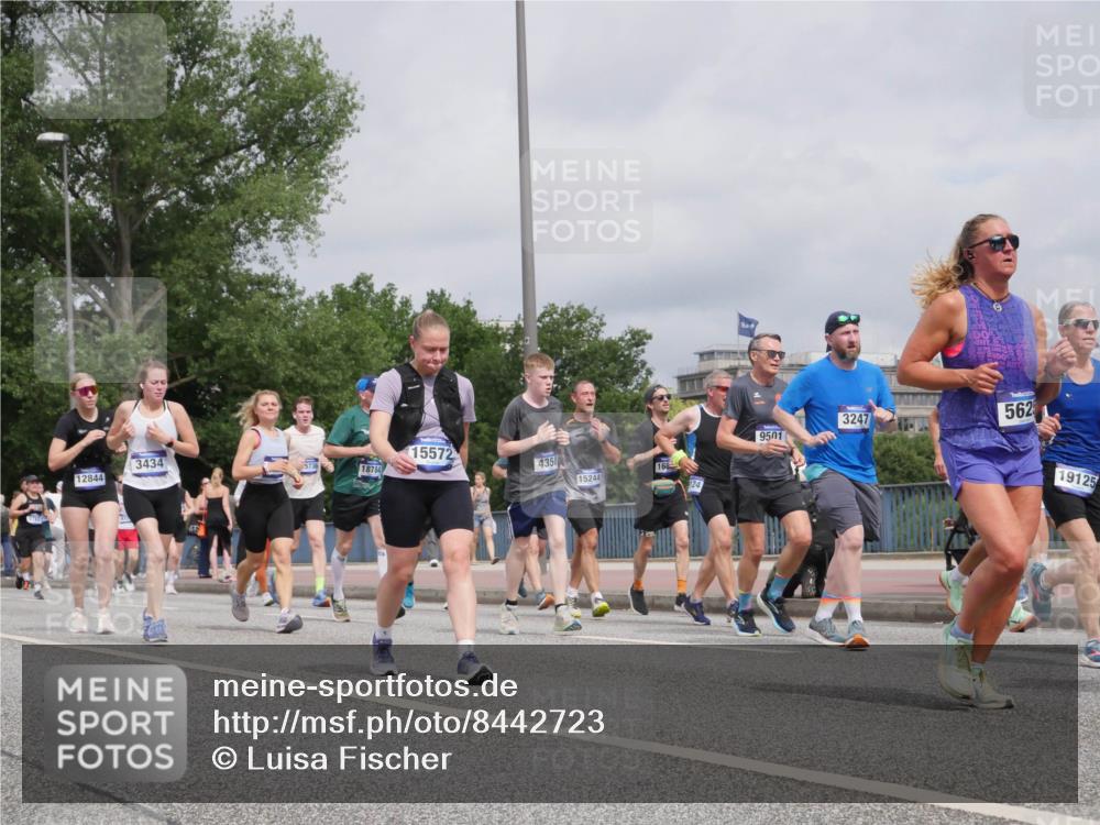 29.06.2025 - hella hamburg halbmarathon Luisa Fischer http://msf.ph/oto/8442723 29.06.2025 10:24:15 Kennedybrücke 3434, 5736, 18784, 12844, 15572, 4350, 15244, 168, 9501, 3247, 562, 19125, 1266, 1658, 2325, 2383, 3247, 3434, 3813, 4082, 4350, 5041, 5625, 5767, 6275, 6308, 7018, 7608, 8726, 8844, 9100, 9501, 10050, 10602 meine-sportfotos.de