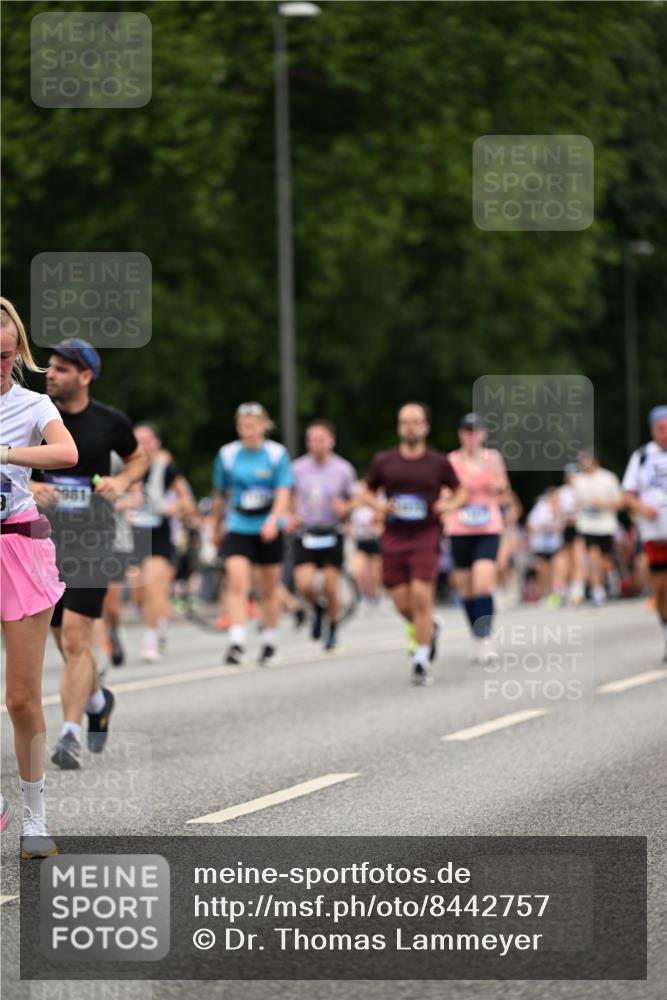 29.06.2025 - hella hamburg halbmarathon Dr. Thomas Lammeyer http://msf.ph/oto/8442757 29.06.2025 10:57:26 Kennedybrücke 2420, 2983, 4595, 6135, 6604, 7032, 7039, 7511, 7690, 7871, 9368, 10080, 10417, 10490, 10568, 10879, 10981, 11268 meine-sportfotos.de