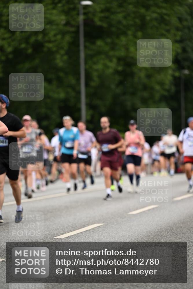 29.06.2025 - hella hamburg halbmarathon Dr. Thomas Lammeyer http://msf.ph/oto/8442780 29.06.2025 10:57:26 Kennedybrücke 2420, 2983, 4595, 6135, 6604, 7032, 7039, 7511, 7690, 7871, 9368, 10080, 10417, 10490, 10568, 10879, 10981, 11268 meine-sportfotos.de