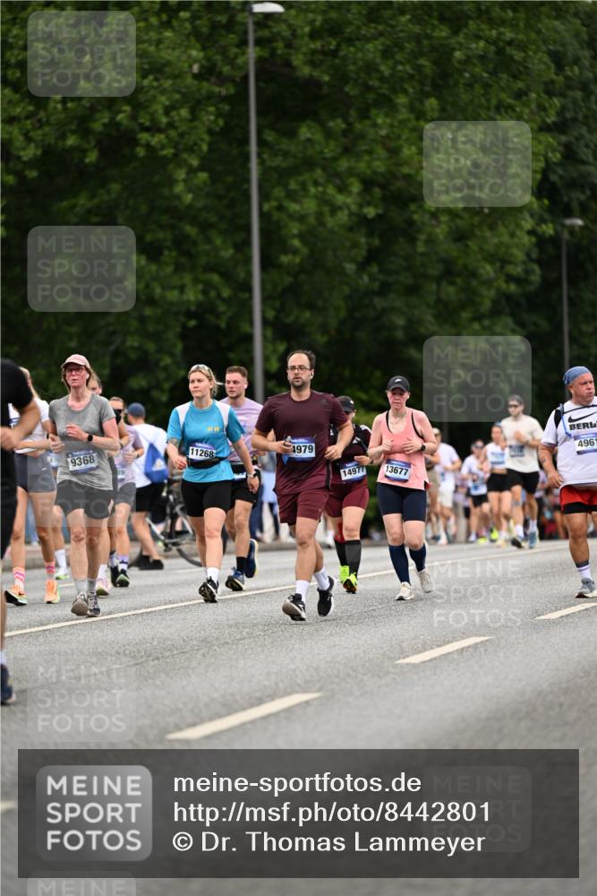 29.06.2025 - hella hamburg halbmarathon Dr. Thomas Lammeyer http://msf.ph/oto/8442801 29.06.2025 10:57:26 Kennedybrücke 2420, 2983, 4595, 6135, 6604, 7032, 7039, 7511, 7690, 7871, 9368, 10080, 10417, 10490, 10568, 10879, 10981, 11268 meine-sportfotos.de