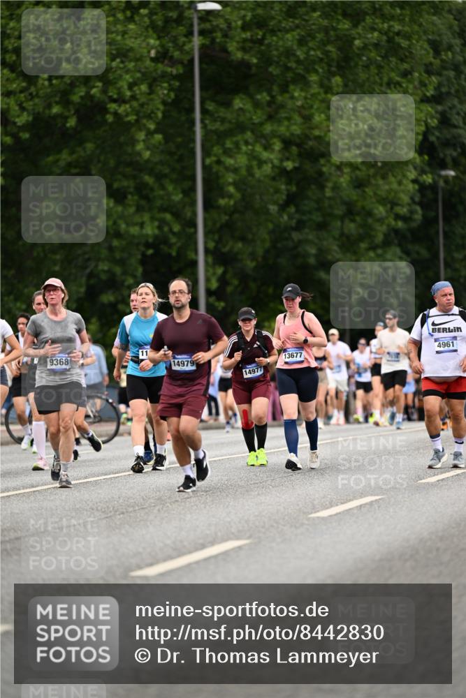 29.06.2025 - hella hamburg halbmarathon Dr. Thomas Lammeyer http://msf.ph/oto/8442830 29.06.2025 10:57:27 Kennedybrücke 2291, 2420, 2983, 4595, 6135, 6604, 7032, 7039, 7511, 7690, 9368, 10080, 10417, 10490, 10568, 10879, 10981, 11268 meine-sportfotos.de