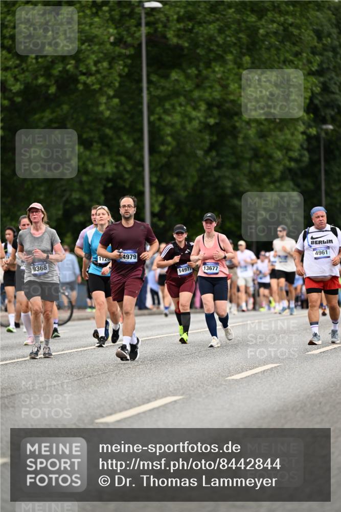 29.06.2025 - hella hamburg halbmarathon Dr. Thomas Lammeyer http://msf.ph/oto/8442844 29.06.2025 10:57:27 Kennedybrücke 2291, 2420, 2983, 4595, 6135, 6604, 7032, 7039, 7511, 7690, 9368, 10080, 10417, 10490, 10568, 10879, 10981, 11268 meine-sportfotos.de