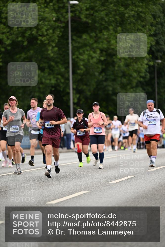 29.06.2025 - hella hamburg halbmarathon Dr. Thomas Lammeyer http://msf.ph/oto/8442875 29.06.2025 10:57:27 Kennedybrücke 2291, 2420, 2983, 4595, 6135, 6604, 7032, 7039, 7511, 7690, 9368, 10080, 10417, 10490, 10568, 10879, 10981, 11268 meine-sportfotos.de