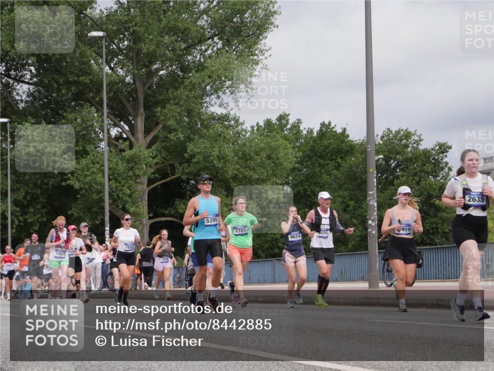 29.06.2025 - hella hamburg halbmarathon Luisa Fischer http://msf.ph/oto/8442885 29.06.2025 10:24:34 Kennedybrücke 5061, 7522, 7228, 5395, 7781, 9624, 095, 610, 2635, 2271, 2635, 3122, 4786, 5061, 5373, 5395, 5957, 7228, 7522, 7781, 8095, 9624, 10874 meine-sportfotos.de