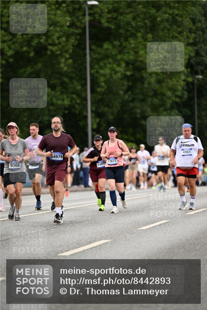 29.06.2025 - hella hamburg halbmarathon Dr. Thomas Lammeyer http://msf.ph/oto/8442893 29.06.2025 10:57:28 Kennedybrücke 2291, 2420, 2983, 4595, 6135, 6604, 7032, 7039, 7511, 7690, 9368, 10080, 10417, 10490, 10568, 10879, 10981, 11268 meine-sportfotos.de