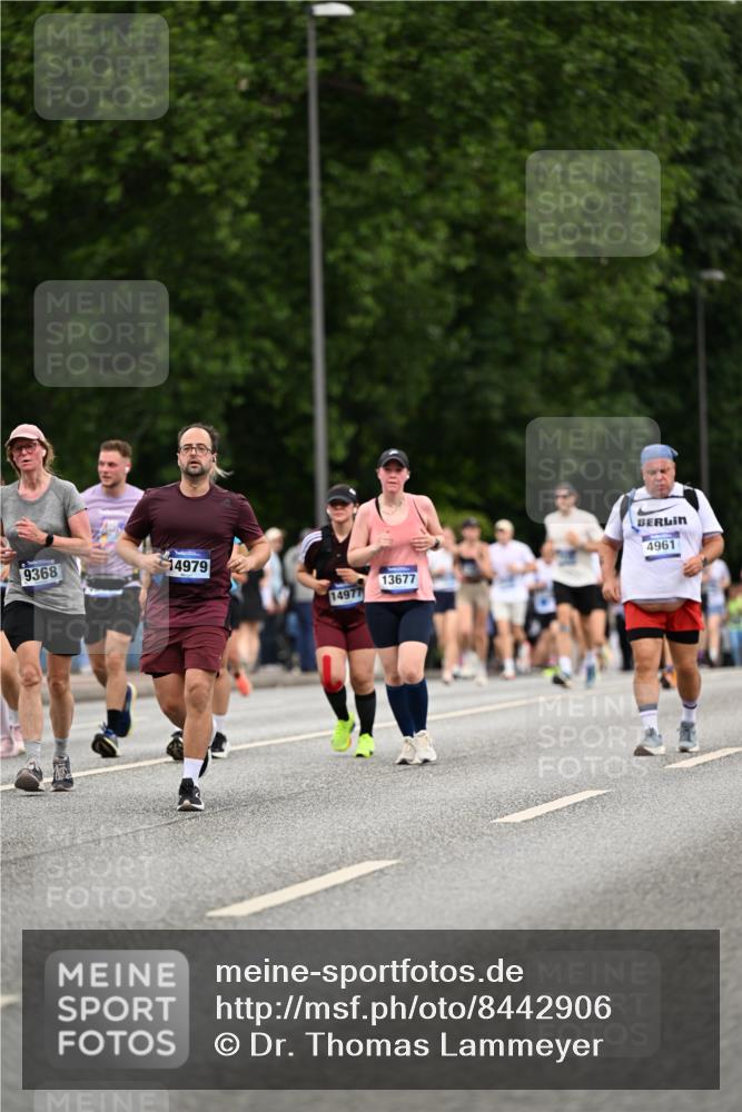 29.06.2025 - hella hamburg halbmarathon Dr. Thomas Lammeyer http://msf.ph/oto/8442906 29.06.2025 10:57:28 Kennedybrücke 2291, 2420, 2983, 4595, 6135, 6604, 7032, 7039, 7511, 7690, 9368, 10080, 10417, 10490, 10568, 10879, 10981, 11268 meine-sportfotos.de