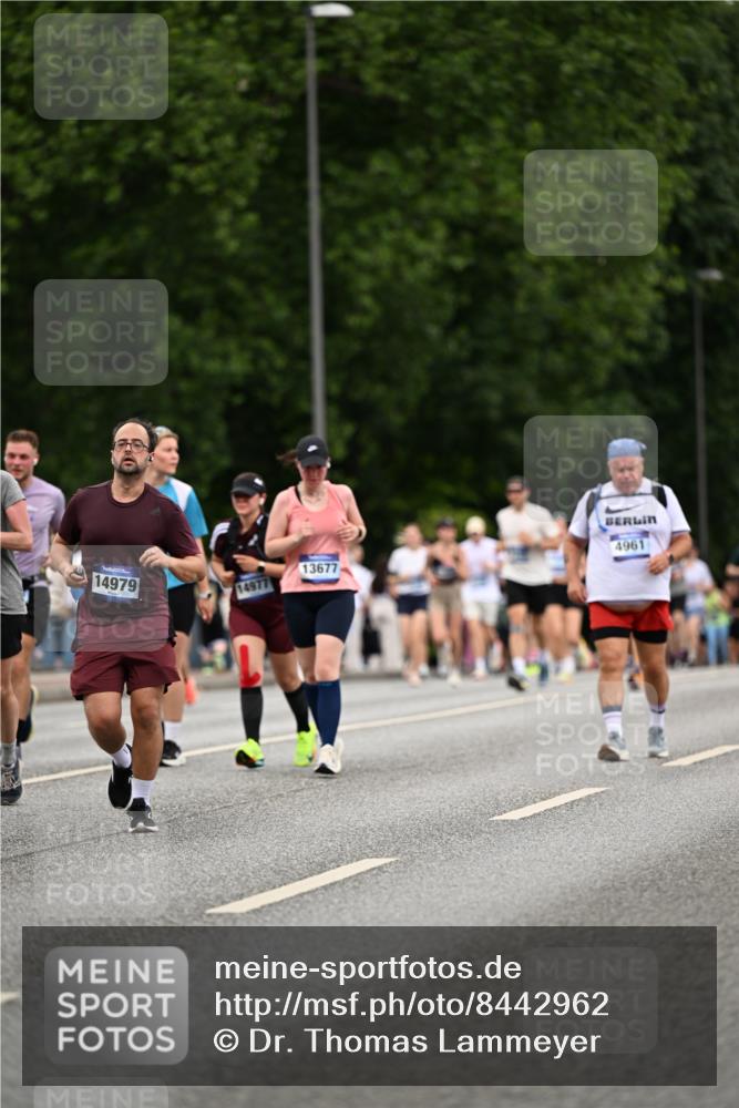 29.06.2025 - hella hamburg halbmarathon Dr. Thomas Lammeyer http://msf.ph/oto/8442962 29.06.2025 10:57:29 Kennedybrücke 2291, 2420, 2983, 4595, 6604, 7032, 7039, 7511, 7690, 9368, 10080, 10417, 10490, 10568, 10879, 10981, 11268 meine-sportfotos.de