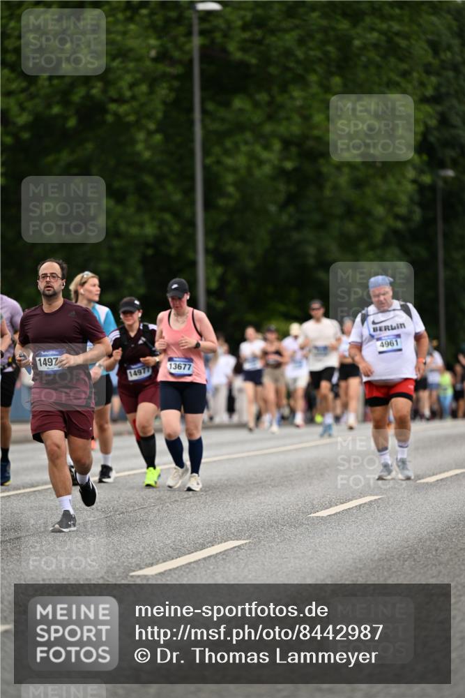 29.06.2025 - hella hamburg halbmarathon Dr. Thomas Lammeyer http://msf.ph/oto/8442987 29.06.2025 10:57:29 Kennedybrücke 2291, 2420, 2983, 4595, 6604, 7032, 7039, 7511, 7690, 9368, 10080, 10417, 10490, 10568, 10879, 10981, 11268 meine-sportfotos.de