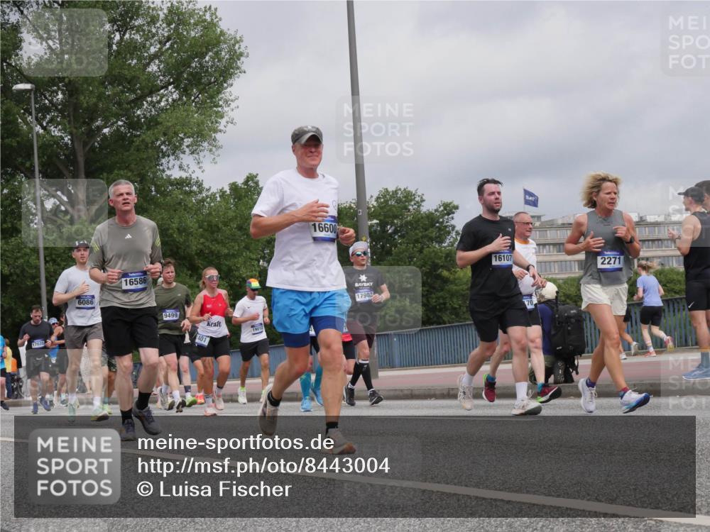 29.06.2025 - hella hamburg halbmarathon Luisa Fischer http://msf.ph/oto/8443004 29.06.2025 10:24:43 Kennedybrücke 17035, 6086, 16586, 19012, 9499, 1401, 16600, 17903, 16107, 70, 2271, 1401, 2271, 3122, 3770, 3817, 4697, 5061, 5122, 5493, 5957, 6086, 7228, 7522, 8286, 9369, 9499, 9532, 10374, 10874 meine-sportfotos.de