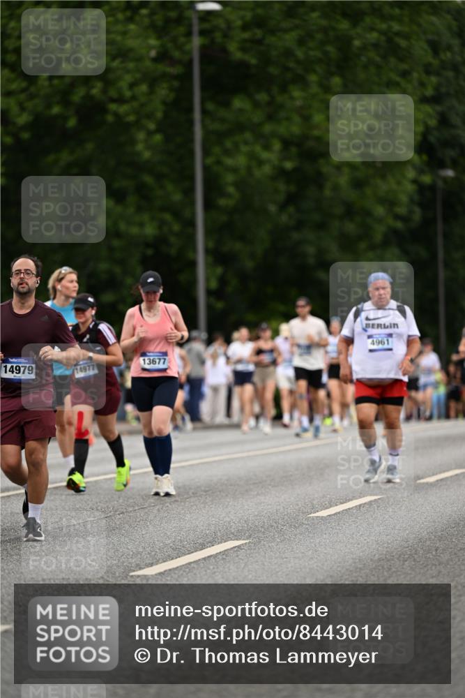 29.06.2025 - hella hamburg halbmarathon Dr. Thomas Lammeyer http://msf.ph/oto/8443014 29.06.2025 10:57:29 Kennedybrücke 2291, 2420, 2983, 4595, 6604, 7032, 7039, 7511, 7690, 9368, 10080, 10417, 10490, 10568, 10879, 10981, 11268 meine-sportfotos.de