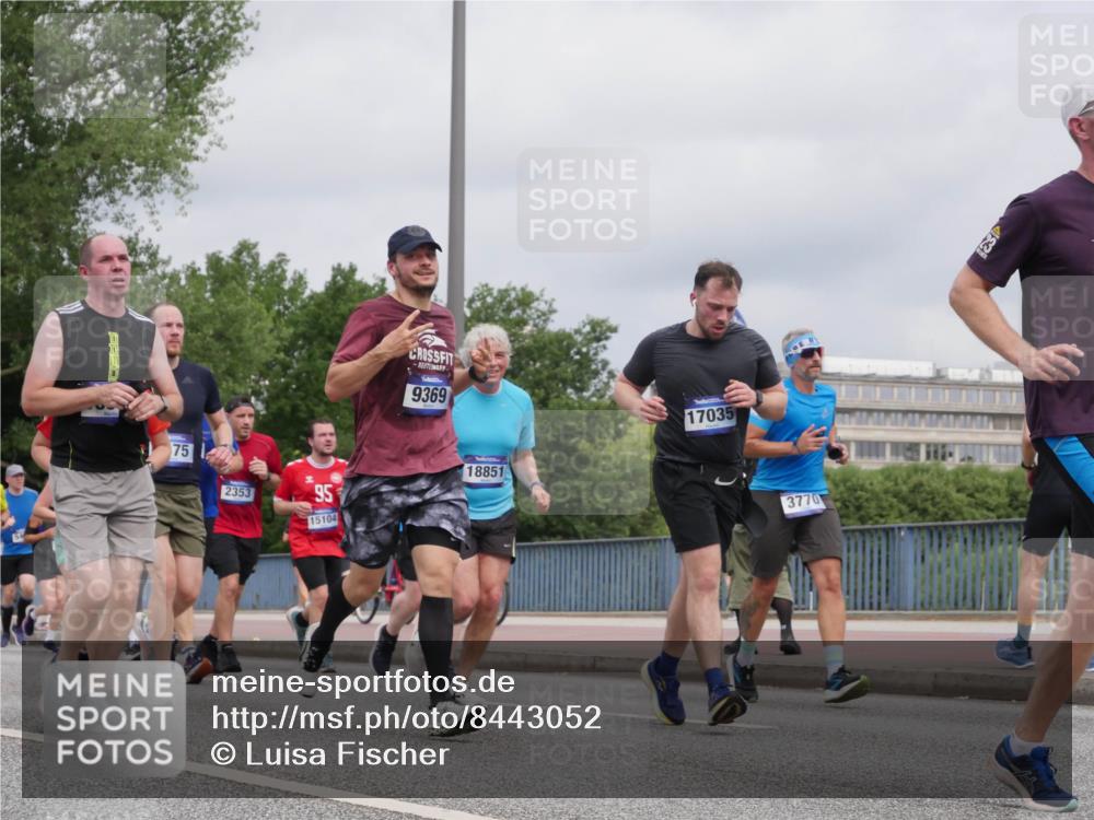 29.06.2025 - hella hamburg halbmarathon Luisa Fischer http://msf.ph/oto/8443052 29.06.2025 10:24:50 Kennedybrücke 75, 9369, 2353, 95, 18851, 17035, 15104, 3770, 1072, 1191, 1250, 1401, 2315, 2353, 2815, 3606, 3770, 4697, 5122, 5412, 5493, 5759, 7075, 8286, 9326, 9369, 9483, 9499, 9532, 10019, 10125, 10374 meine-sportfotos.de