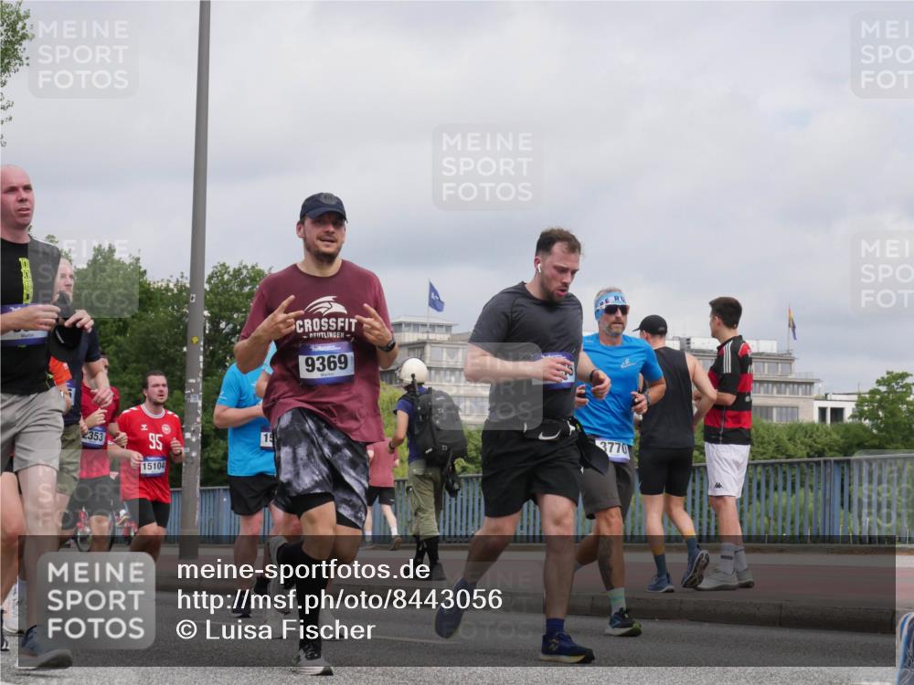 29.06.2025 - hella hamburg halbmarathon Luisa Fischer http://msf.ph/oto/8443056 29.06.2025 10:24:50 Kennedybrücke 2353, 95, 15104, 15, 9369, 3770, 1072, 1191, 1250, 1401, 2315, 2353, 2815, 3606, 3770, 4697, 5122, 5412, 5493, 5759, 7075, 8286, 9326, 9369, 9483, 9499, 9532, 10019, 10125, 10374 meine-sportfotos.de