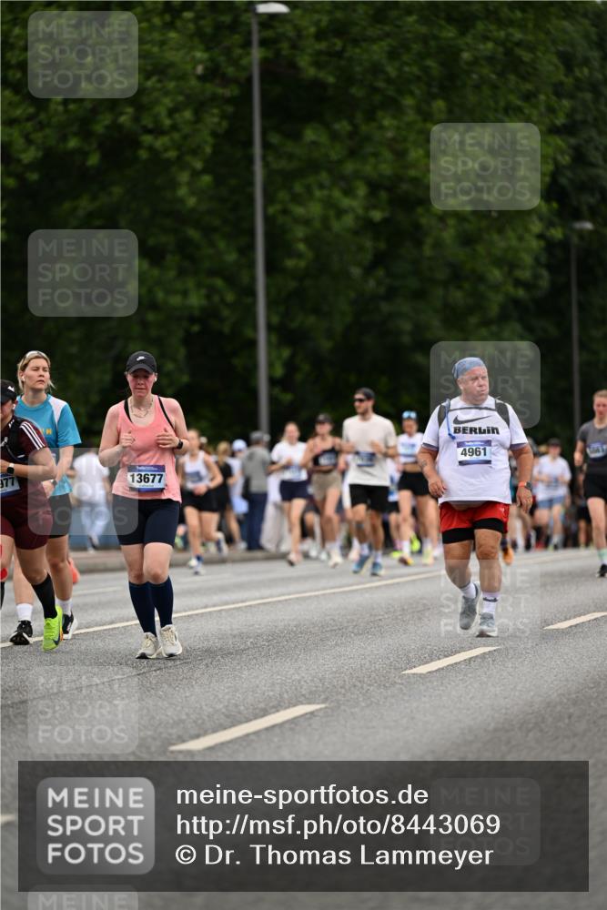 29.06.2025 - hella hamburg halbmarathon Dr. Thomas Lammeyer http://msf.ph/oto/8443069 29.06.2025 10:57:30 Kennedybrücke 2291, 2420, 2983, 4595, 7032, 7039, 7511, 7690, 7890, 9368, 10080, 10417, 10490, 10568, 10879, 10981, 11268 meine-sportfotos.de