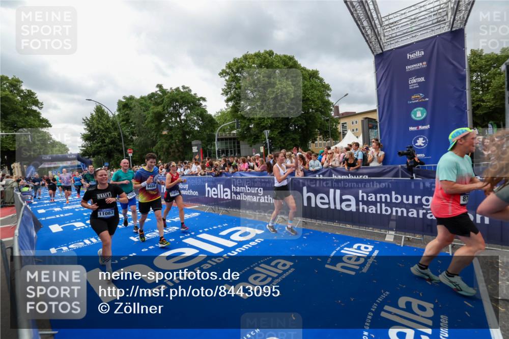 29.06.2025 - hella hamburg halbmarathon Zöllner http://msf.ph/oto/8443095 29.06.2025 10:56:47 Ziel 2378, 3836, 4152, 7646, 8744, 8825, 8996, 9488, 11083, 11870, 14369, 14461, 15134, 15431, 15712, 16043, 16121, 17133, 18340, 18634, 18899 meine-sportfotos.de
