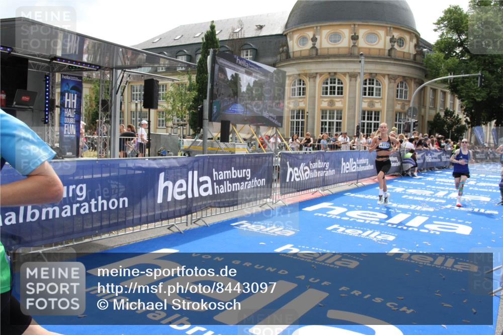 29.06.2025 - hella hamburg halbmarathon Michael Strokosch http://msf.ph/oto/8443097 29.06.2025 10:25:18 Ziel 8376, 11994, 13913, 14113, 16484 meine-sportfotos.de