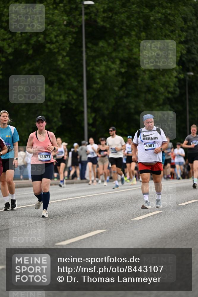 29.06.2025 - hella hamburg halbmarathon Dr. Thomas Lammeyer http://msf.ph/oto/8443107 29.06.2025 10:57:30 Kennedybrücke 2291, 2420, 2983, 4595, 7032, 7039, 7511, 7690, 7890, 9368, 10080, 10417, 10490, 10568, 10879, 10981, 11268 meine-sportfotos.de