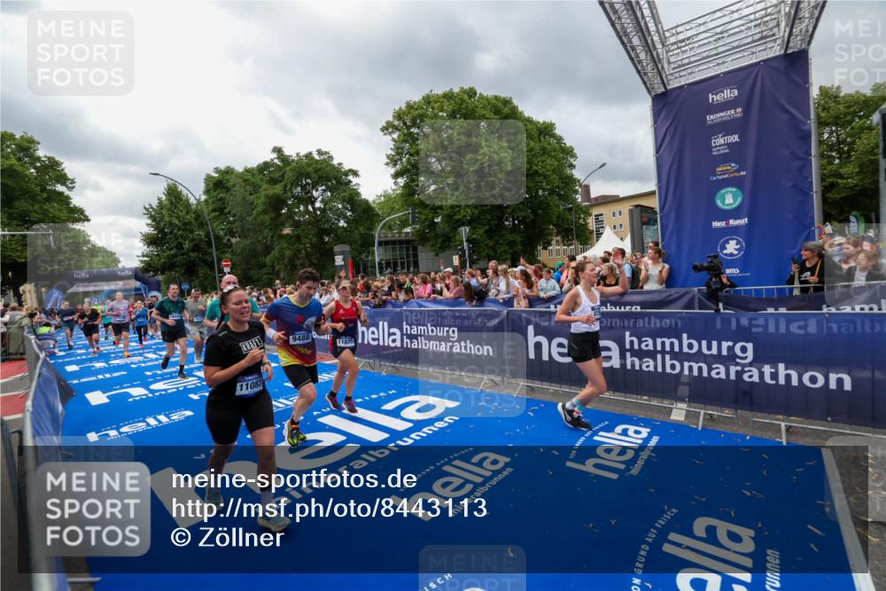 29.06.2025 - hella hamburg halbmarathon Zöllner http://msf.ph/oto/8443113 29.06.2025 10:56:47 Ziel 2378, 3836, 4152, 7646, 8744, 8825, 8996, 9488, 11083, 11870, 14369, 14461, 15134, 15431, 15712, 16043, 16121, 17133, 18340, 18634, 18899 meine-sportfotos.de