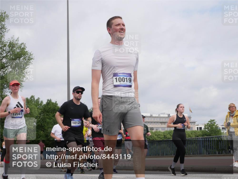 29.06.2025 - hella hamburg halbmarathon Luisa Fischer http://msf.ph/oto/8443119 29.06.2025 10:24:54 Kennedybrücke 12041, 10125, 14, 10019, 15603, 1072, 1191, 1250, 1958, 2315, 2353, 2529, 2815, 2841, 3606, 3770, 3826, 4046, 5122, 5412, 5641, 5759, 6103, 7075, 7672, 8959, 9326, 9369, 9483, 9532, 10019, 10125, 10787 meine-sportfotos.de