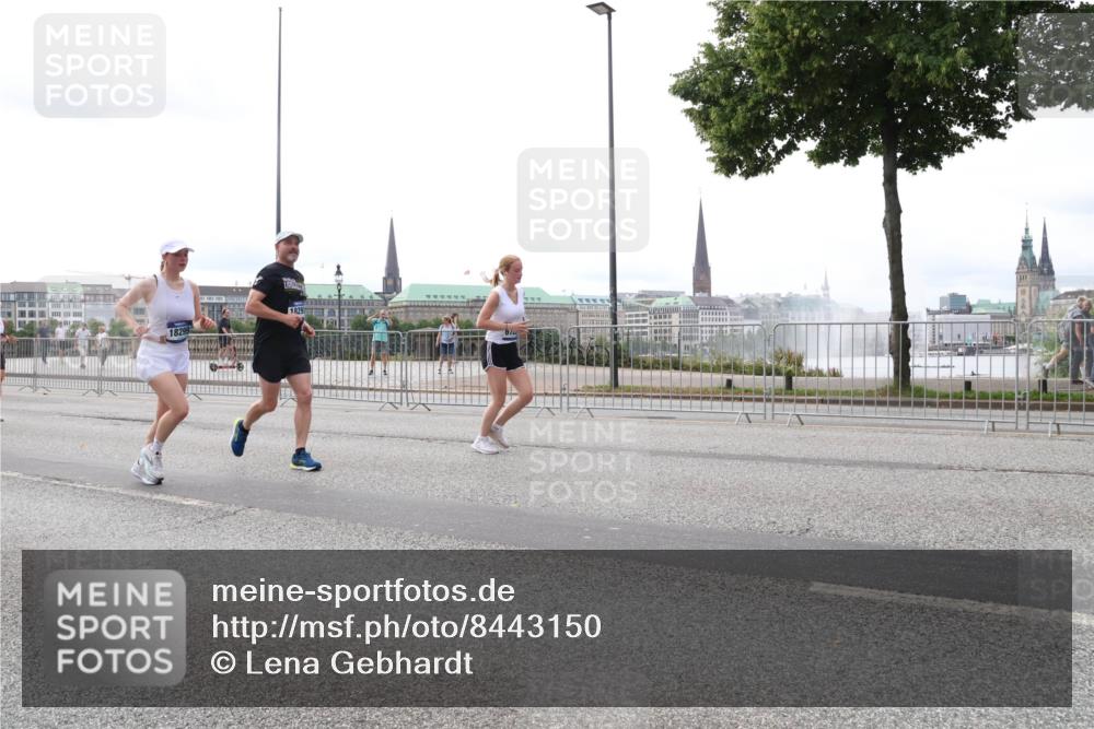 29.06.2025 - hella hamburg halbmarathon Lena Gebhardt http://msf.ph/oto/8443150 29.06.2025 10:29:39 Lombardsbrücke 1829, 1829, 1063, 1230, 1661, 1694, 2302, 2699, 3179, 3311, 3524, 4349, 4373, 4395, 4580, 5350, 6285, 6725, 7449, 7517, 7832, 8388, 8812, 8941, 9095, 9714, 9937, 10198, 10322, 10641, 10808, 10996, 11249, 11269, 11376, 11444, 11634, 11792, 11803, 11989, 12086, 12216, 12227, 12305, 12958, 13031, 13090, 13382, 13810, 14644, 15266, 16306, 16659, 16662, 16673, 16676, 17496, 17529, 17945, 18298, 18299, 18385, 18414 meine-sportfotos.de