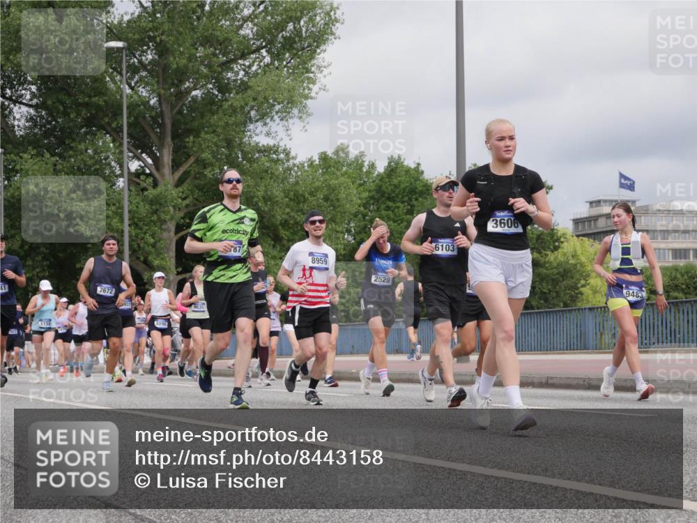 29.06.2025 - hella hamburg halbmarathon Luisa Fischer http://msf.ph/oto/8443158 29.06.2025 10:24:58 Kennedybrücke 41, 1158, 7672, 93, 9635, 87, 8959, 2529, 6103, 3606, 9483, 1072, 1158, 1191, 1250, 1668, 1958, 2529, 2815, 2841, 3606, 3825, 3826, 4046, 5412, 5641, 5759, 6103, 7672, 8860, 8896, 8959, 9002, 9326, 9483, 9635, 10019, 10125, 10787 meine-sportfotos.de