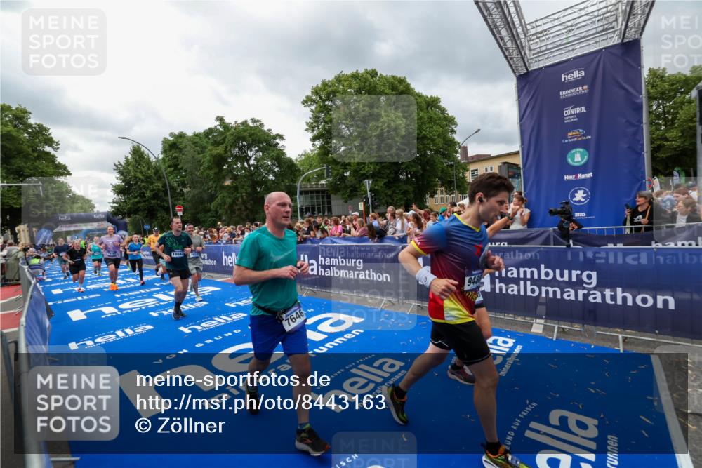 29.06.2025 - hella hamburg halbmarathon Zöllner http://msf.ph/oto/8443163 29.06.2025 10:56:48 Ziel 2378, 3836, 4152, 7646, 8825, 8996, 9488, 11083, 11870, 13816, 14369, 14461, 15134, 15431, 15712, 16008, 16009, 16043, 16121, 17133, 18634 meine-sportfotos.de