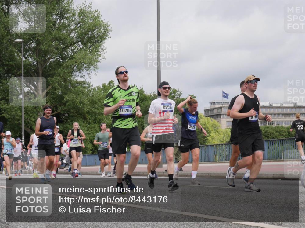 29.06.2025 - hella hamburg halbmarathon Luisa Fischer http://msf.ph/oto/8443176 29.06.2025 10:24:59 Kennedybrücke 1158, 896, 9635, 3826, 10787, 8959, 2529, 3, 22, 1072, 1158, 1191, 1250, 1668, 1958, 2529, 2815, 2841, 3606, 3825, 3826, 4046, 4289, 5412, 5641, 5759, 6103, 7672, 8860, 8896, 8959, 9002, 9062, 9326, 9483, 9635, 10019, 10787 meine-sportfotos.de