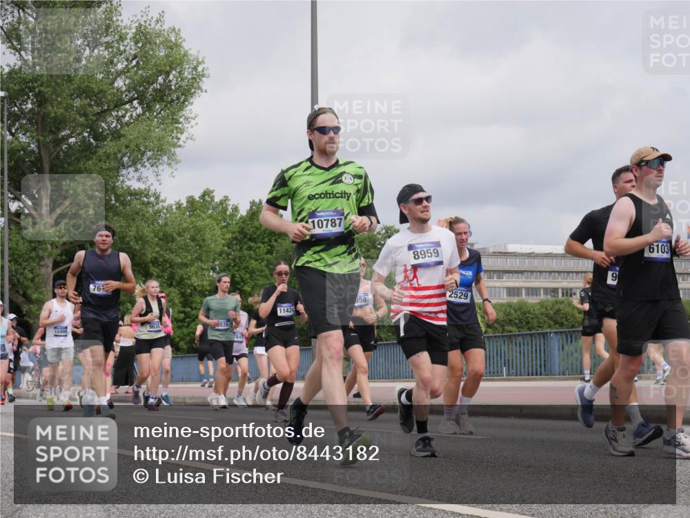 29.06.2025 - hella hamburg halbmarathon Luisa Fischer http://msf.ph/oto/8443182 29.06.2025 10:25:00 Kennedybrücke 15404, 76, 9635, 3826, 284, 10787, 11424, 958, 8959, 9, 2529, 6103, 1072, 1158, 1191, 1250, 1668, 1958, 2529, 2815, 2841, 3606, 3825, 3826, 4046, 4289, 5412, 5641, 6103, 7612, 7672, 8860, 8896, 8959, 9002, 9062, 9326, 9483, 9635, 10787 meine-sportfotos.de