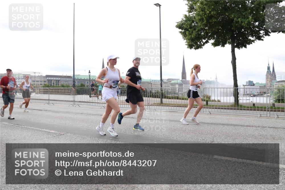 29.06.2025 - hella hamburg halbmarathon Lena Gebhardt http://msf.ph/oto/8443207 29.06.2025 10:29:40 Lombardsbrücke 12099, 18299, 1063, 1230, 1661, 1694, 2302, 2699, 3179, 3311, 3524, 4349, 4373, 4395, 4580, 5350, 6285, 6725, 7449, 7517, 7832, 8388, 8812, 8941, 9095, 9714, 9937, 10198, 10322, 10641, 10808, 10996, 11249, 11269, 11376, 11444, 11634, 11792, 11803, 11989, 12086, 12216, 12227, 12305, 12958, 13031, 13090, 13382, 13810, 14644, 15266, 16306, 16659, 16662, 16673, 16676, 17496, 17529, 17945, 18298, 18299, 18385, 18414 meine-sportfotos.de