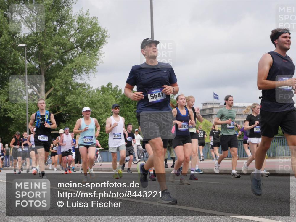 29.06.2025 - hella hamburg halbmarathon Luisa Fischer http://msf.ph/oto/8443221 29.06.2025 10:25:02 Kennedybrücke 7612, 10921, 1158, 15404, 4289, 5641, 3937, 22, 3826, 3825, 1158, 1668, 1958, 2529, 2815, 2841, 3825, 3826, 4046, 4289, 5412, 5641, 6103, 7375, 7612, 7672, 8860, 8896, 8959, 9002, 9062, 9326, 9483, 9635, 10787 meine-sportfotos.de