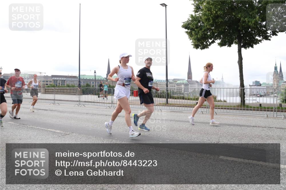 29.06.2025 - hella hamburg halbmarathon Lena Gebhardt http://msf.ph/oto/8443223 29.06.2025 10:29:40 Lombardsbrücke 12099, 09, 18299, 182, 1063, 1230, 1661, 1694, 2302, 2699, 3179, 3311, 3524, 4349, 4373, 4395, 4580, 5350, 6285, 6725, 7449, 7517, 7832, 8388, 8812, 8941, 9095, 9714, 9937, 10198, 10322, 10641, 10808, 10996, 11249, 11269, 11376, 11444, 11634, 11792, 11803, 11989, 12086, 12216, 12227, 12305, 12958, 13031, 13090, 13382, 13810, 14644, 15266, 16306, 16659, 16662, 16673, 16676, 17496, 17529, 17945, 18298, 18299, 18385, 18414 meine-sportfotos.de